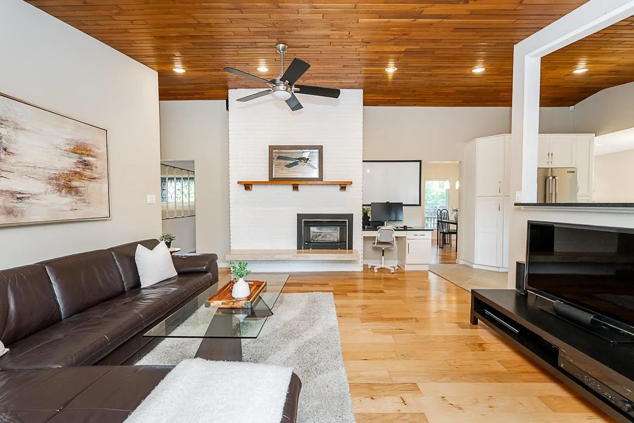6115 SUNWOOD DRIVE
