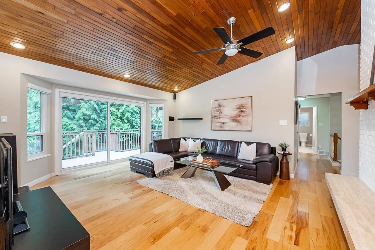 6115 SUNWOOD DRIVE