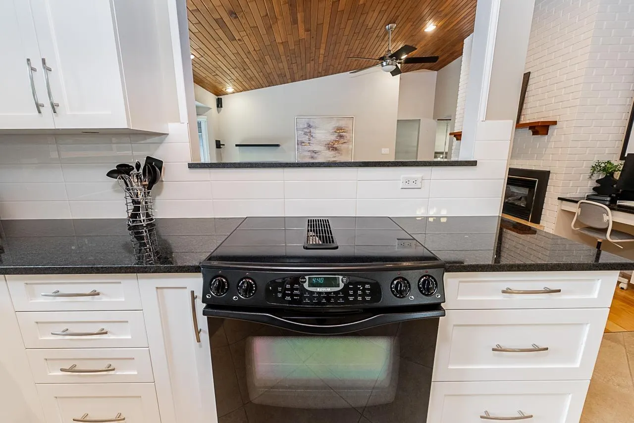 6115 SUNWOOD DRIVE