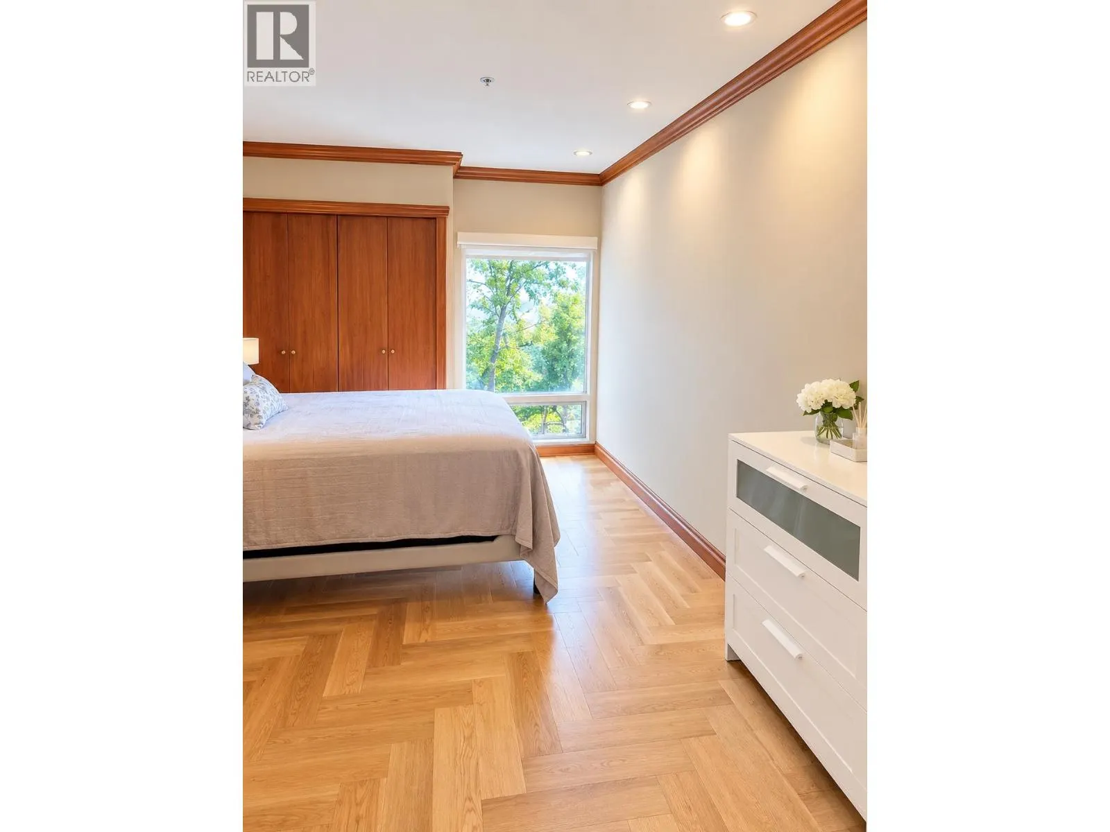 4180B ROSE CRESCENT