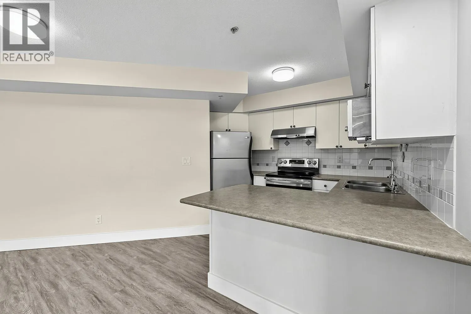211 214 ELEVENTH STREET