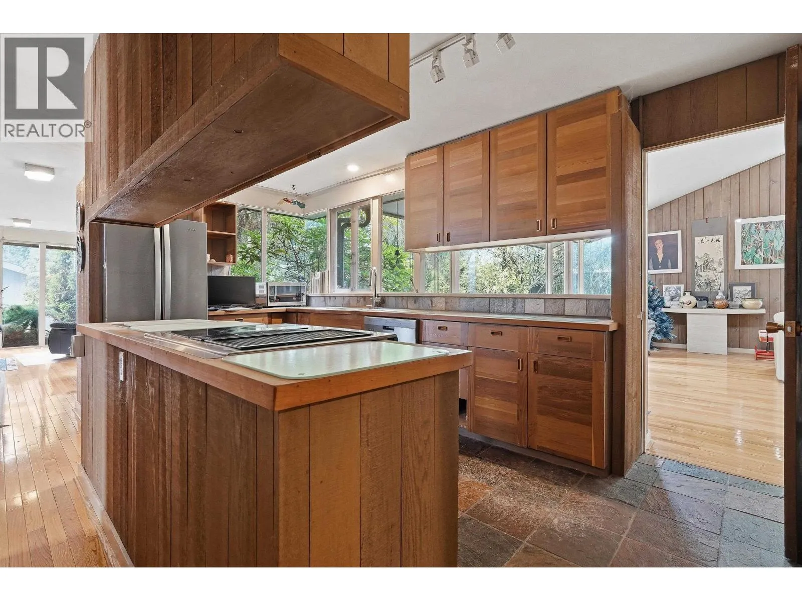 792 W 54TH AVENUE