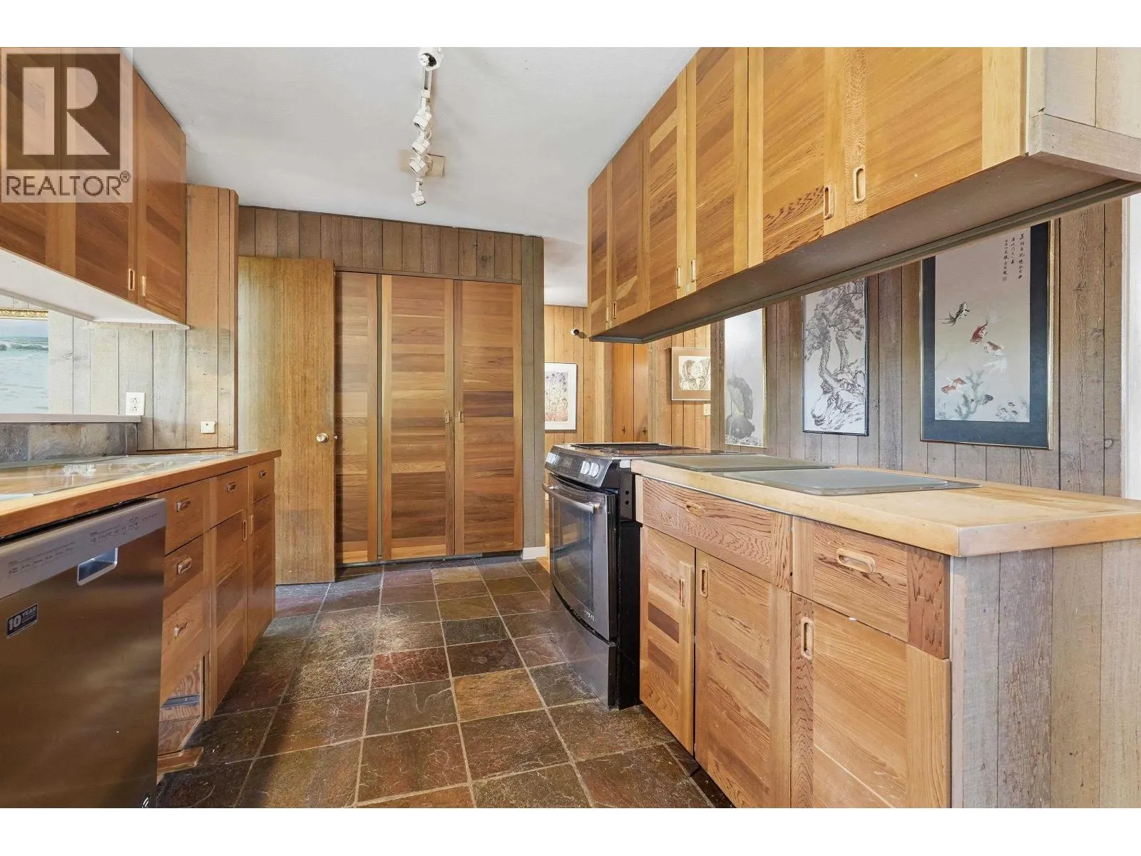 792 W 54TH AVENUE