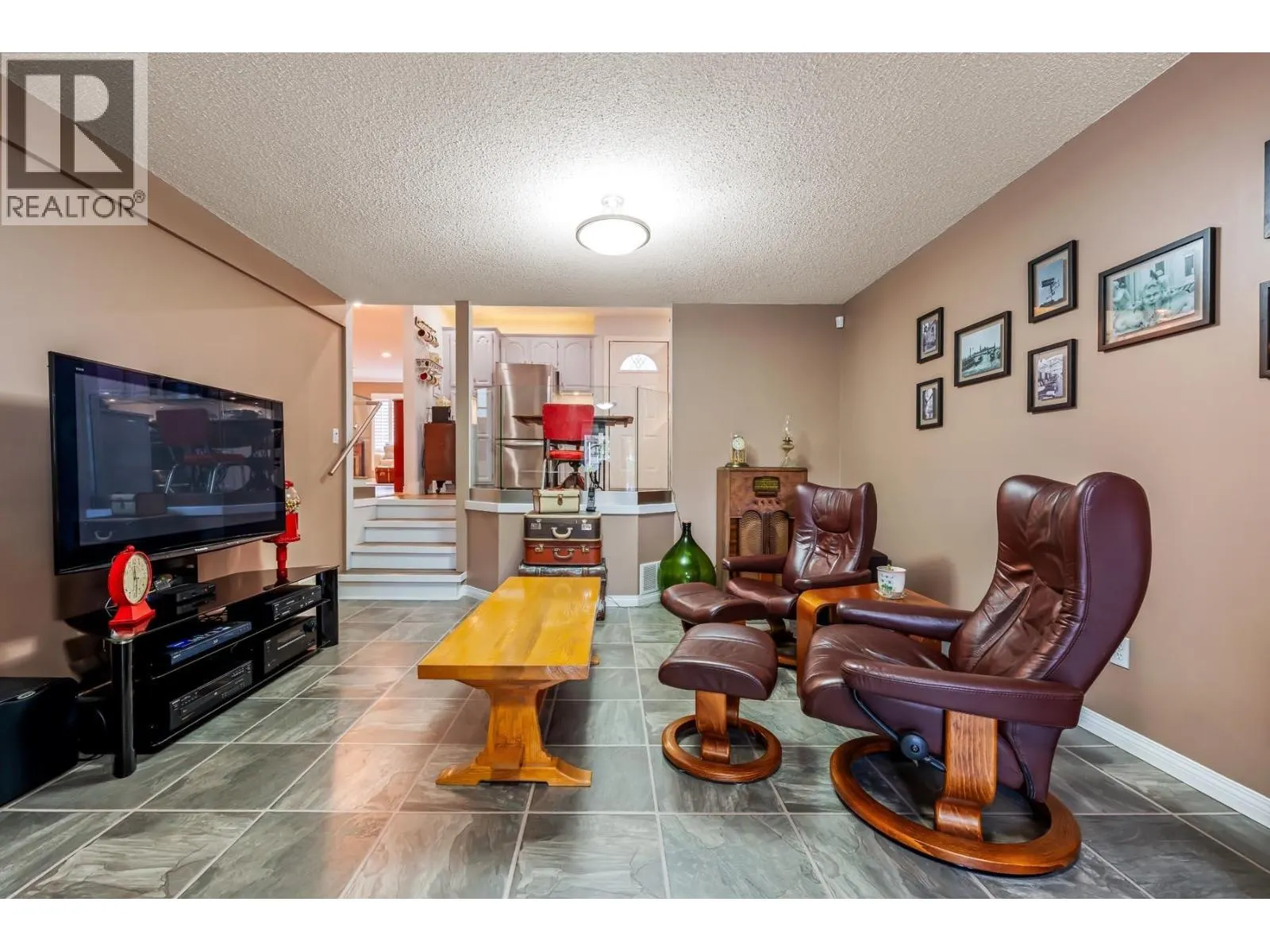3162 OXFORD STREET