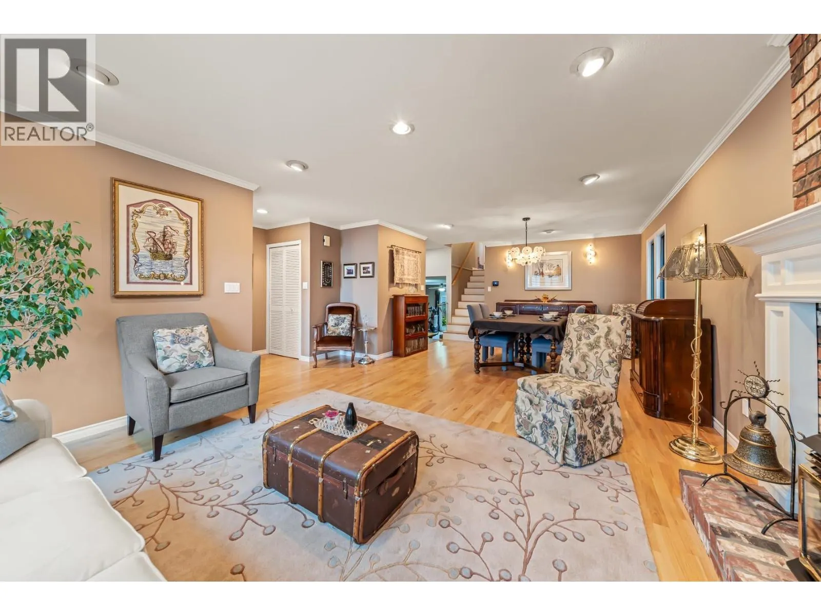 3162 OXFORD STREET
