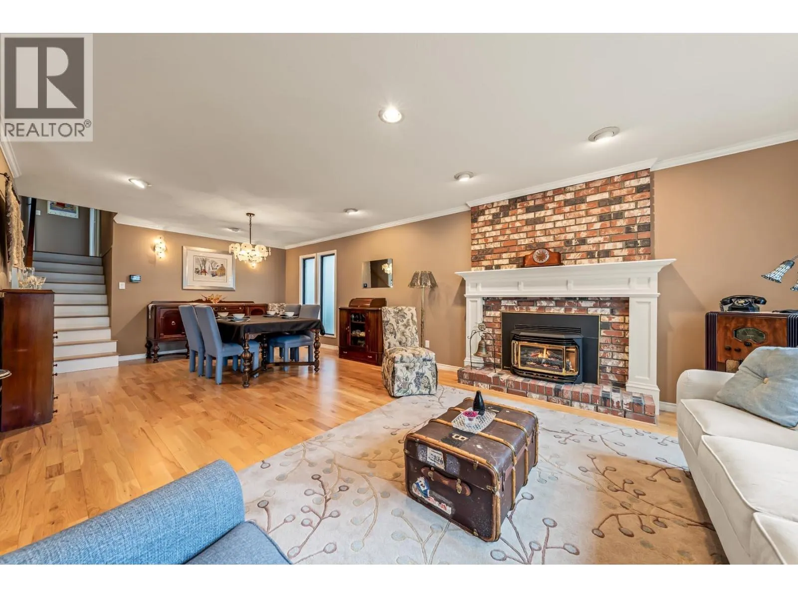 3162 OXFORD STREET