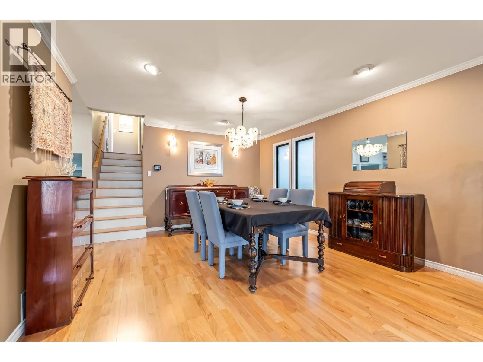 3162 OXFORD STREET
