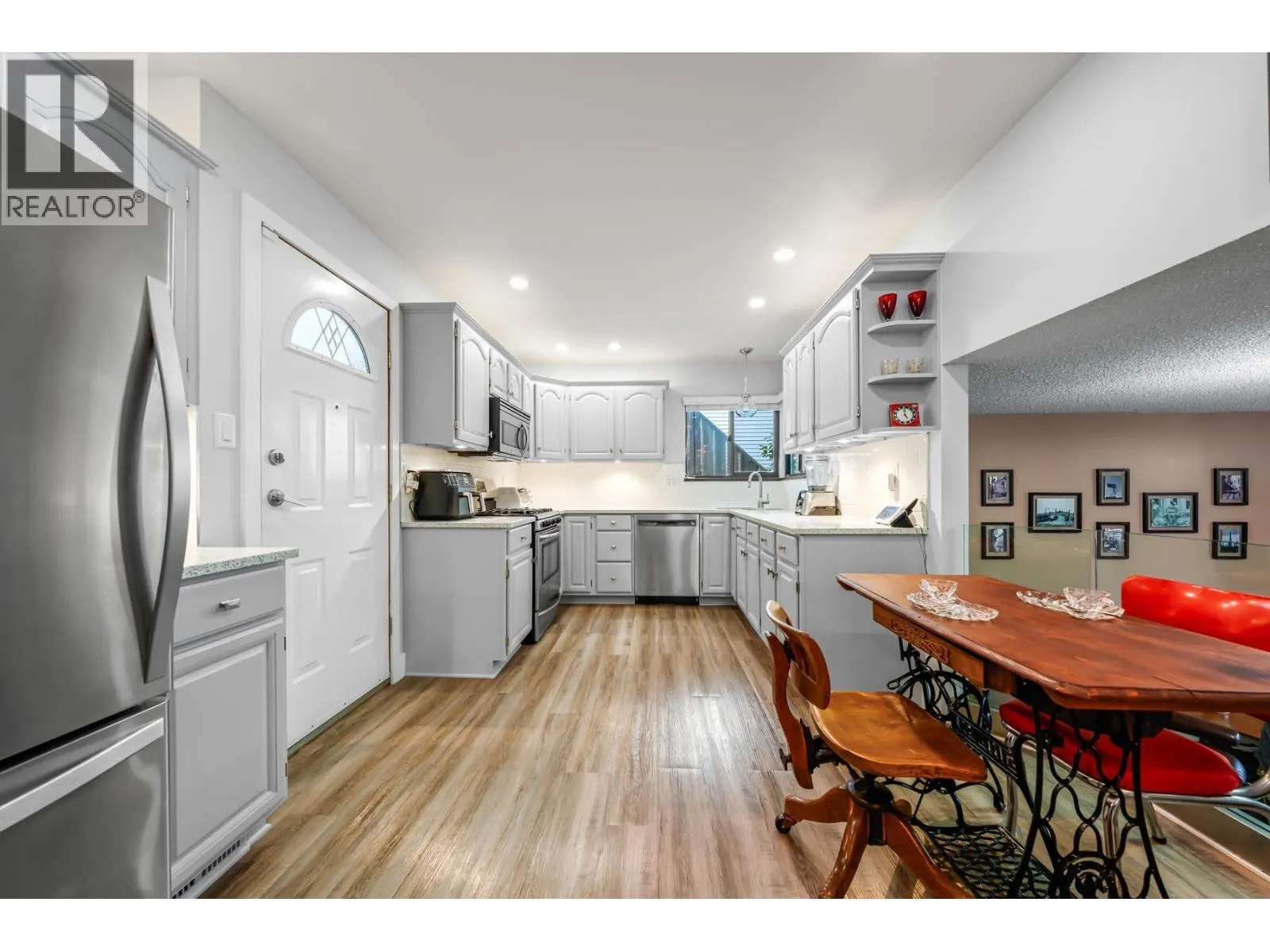 3162 OXFORD STREET