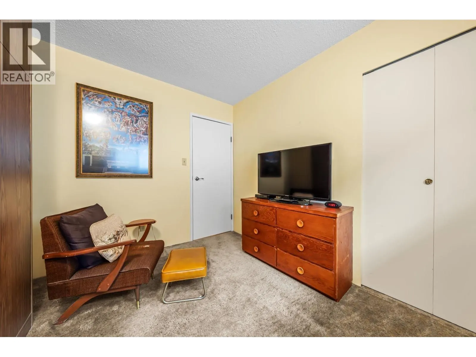 3162 OXFORD STREET