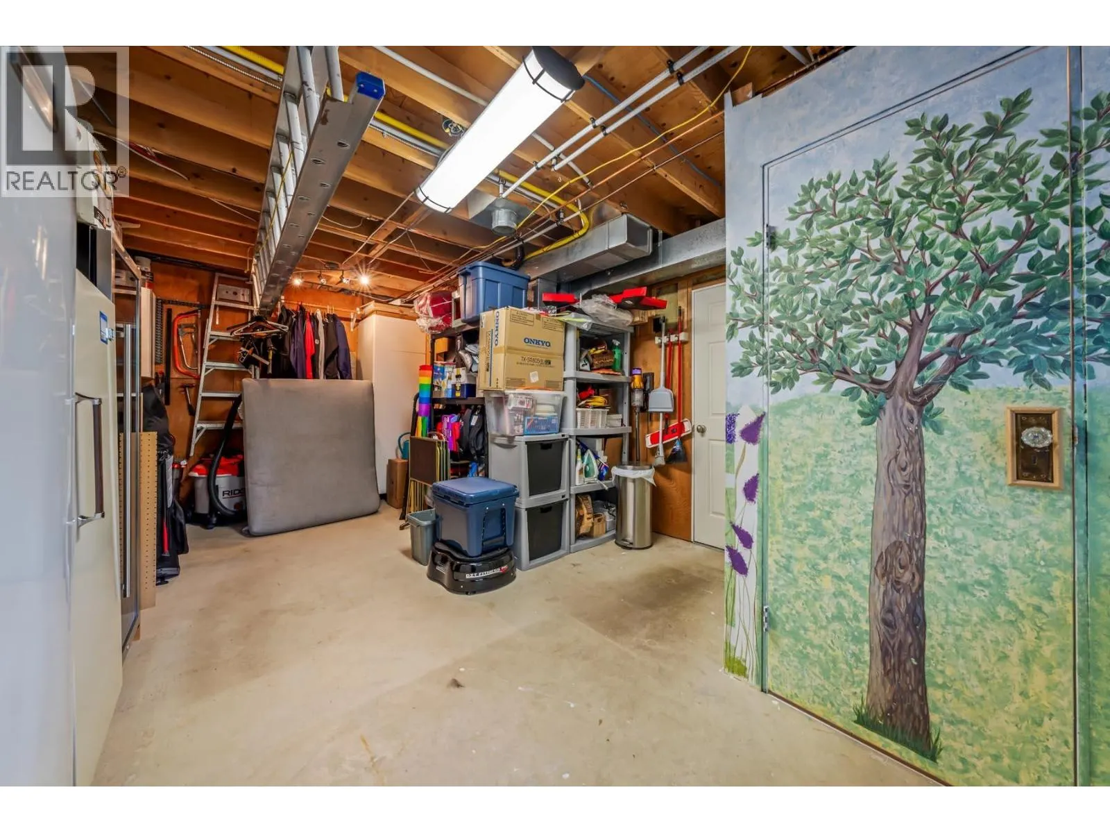3162 OXFORD STREET