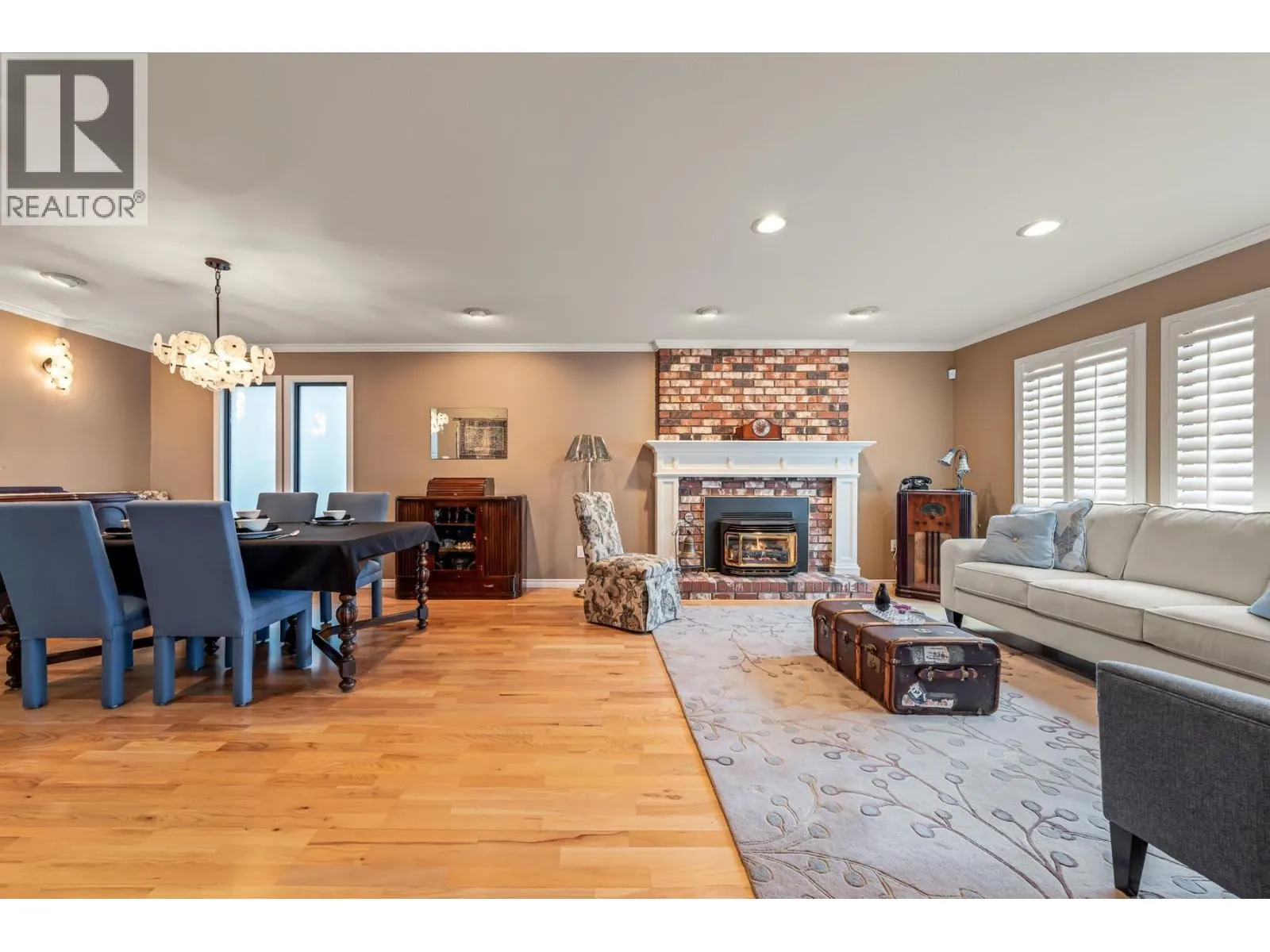 3162 OXFORD STREET