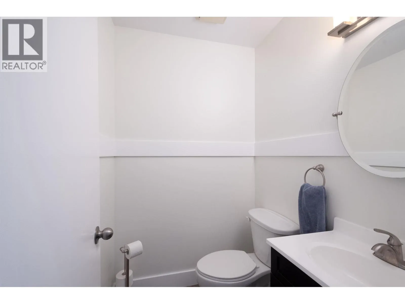 138 1140 CASTLE CRESCENT