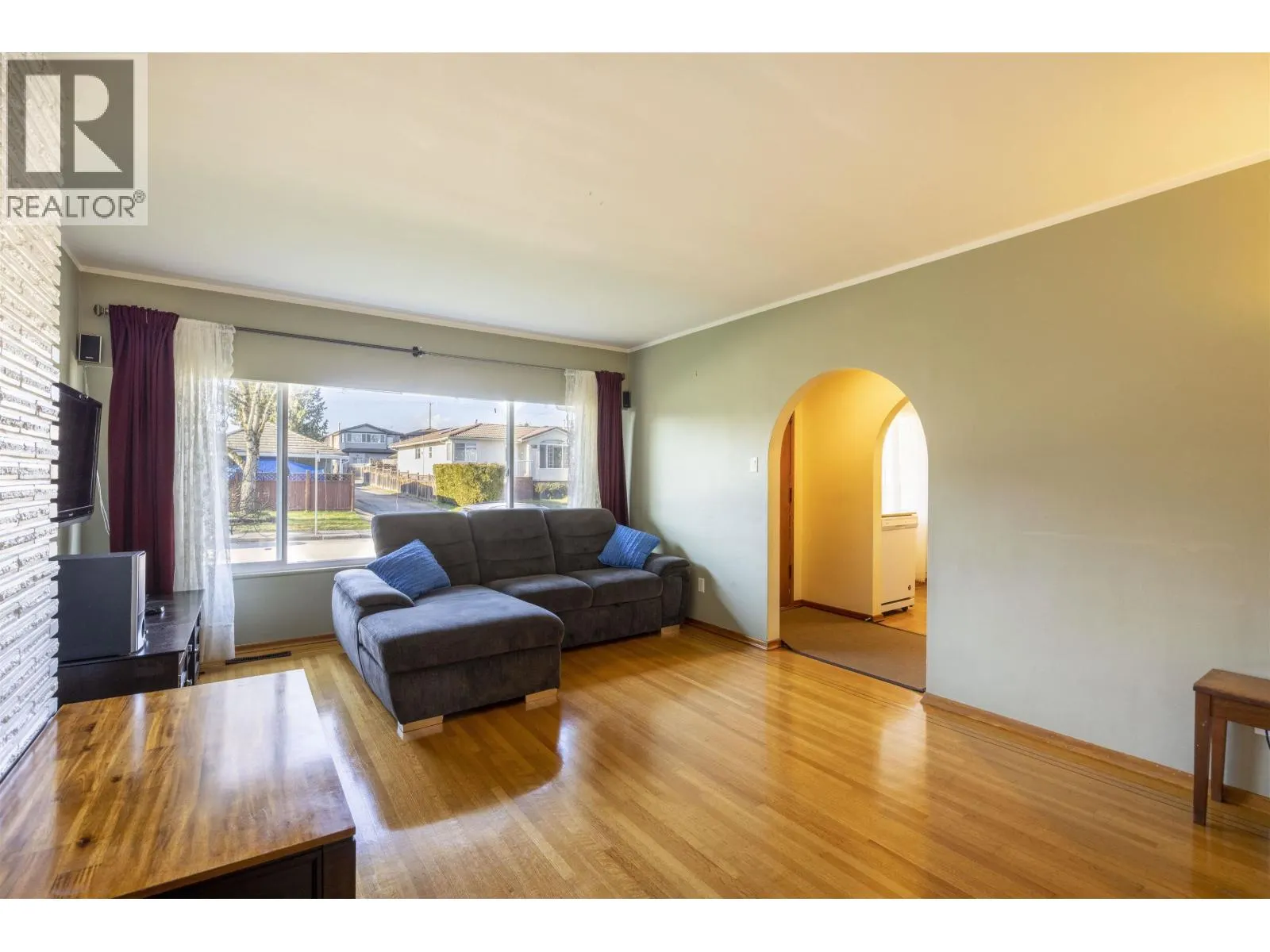7720 7722 GRAHAM AVENUE