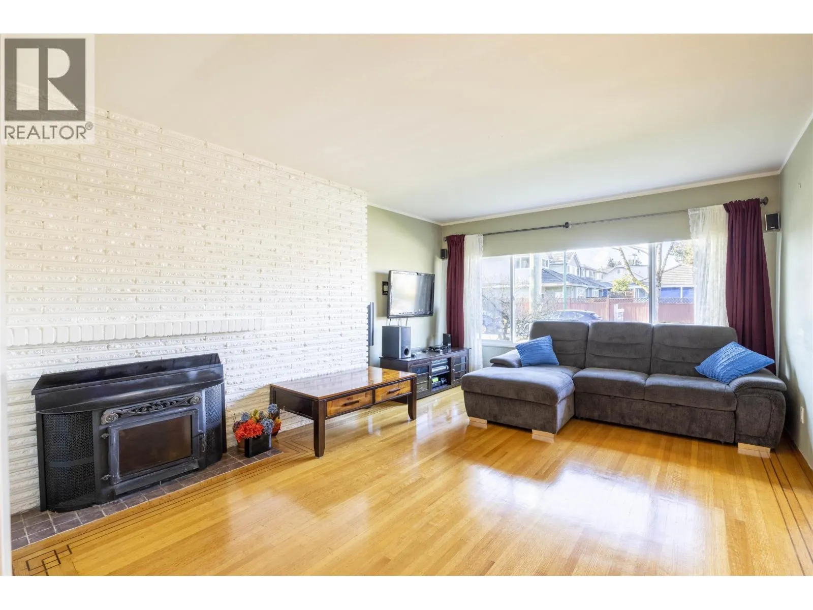 7720 7722 GRAHAM AVENUE