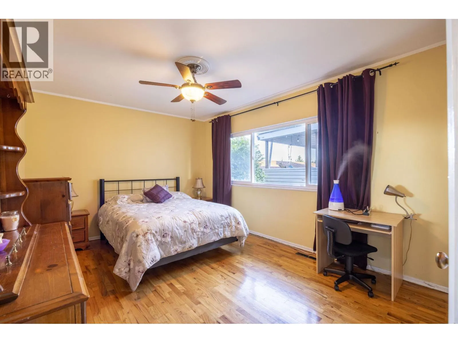 7720 7722 GRAHAM AVENUE