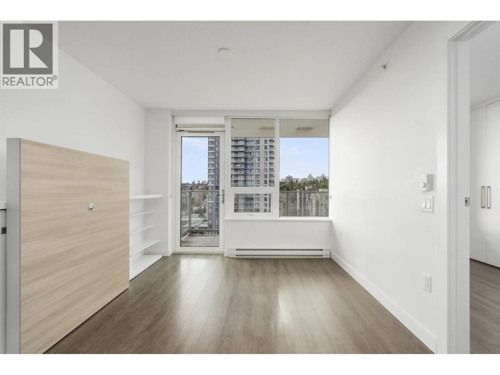 1803 988 QUAYSIDE DRIVE