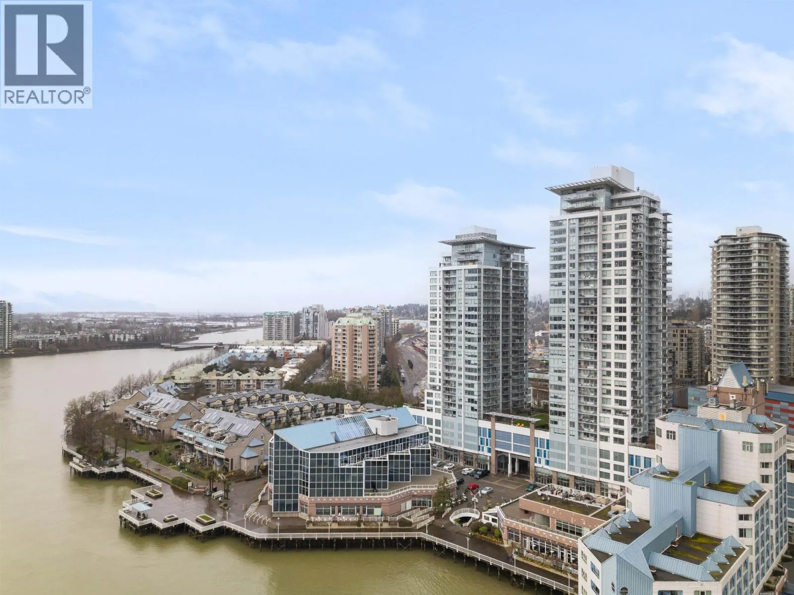 1803 988 QUAYSIDE DRIVE