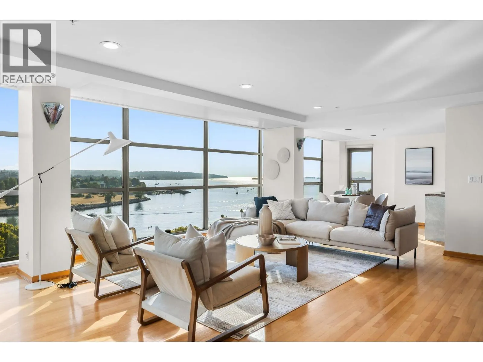 901 1233 BEACH AVENUE