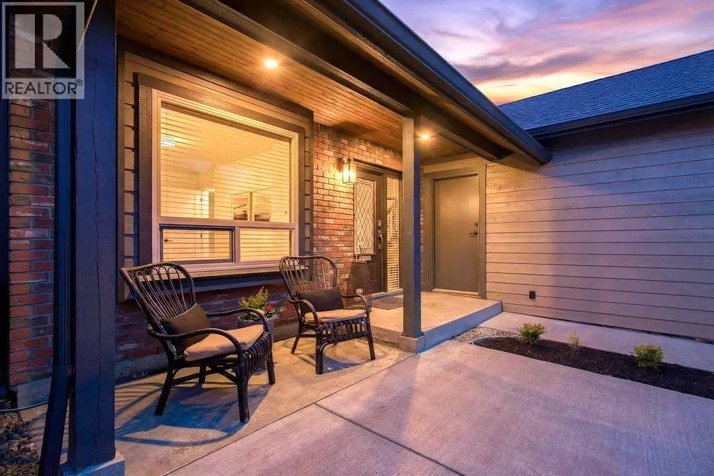 969 MANSFIELD CRESCENT