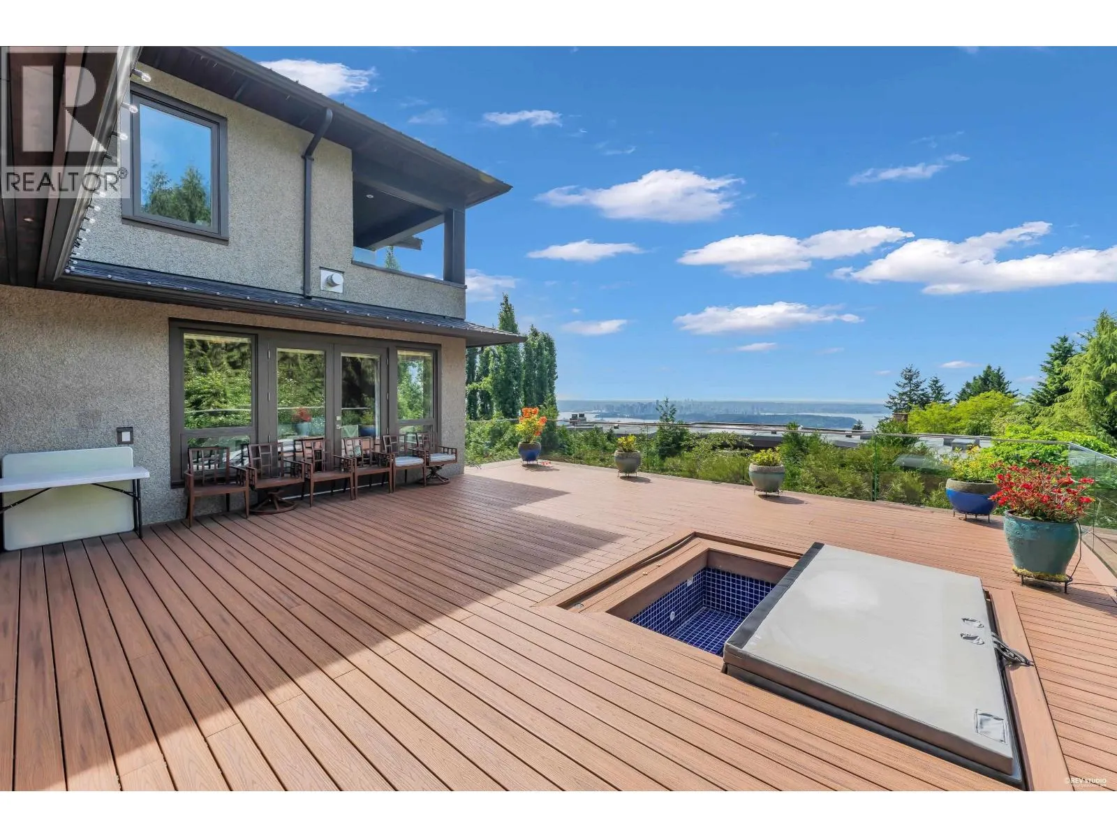 1108 HIGHLAND PLACE