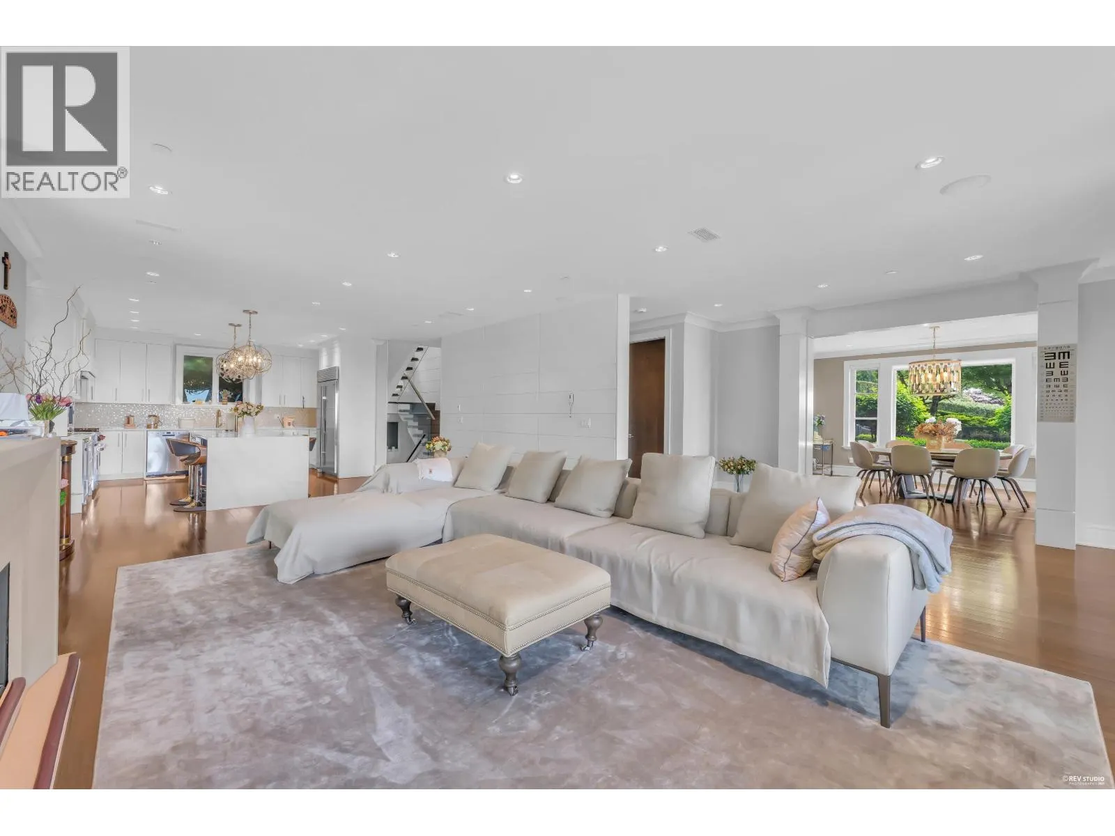1108 HIGHLAND PLACE