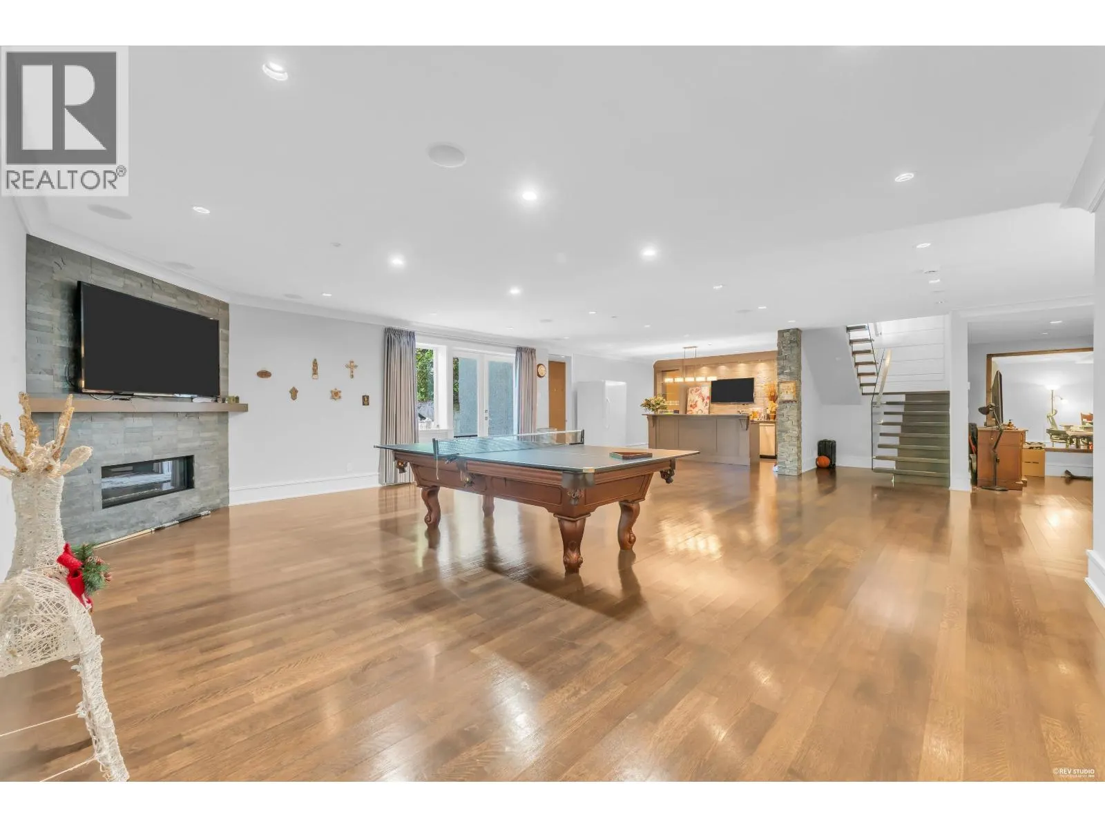 1108 HIGHLAND PLACE