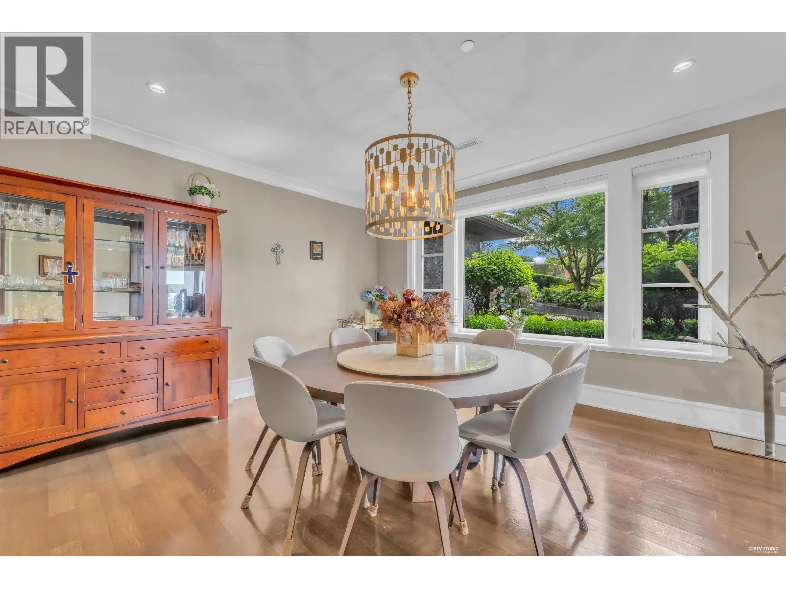 1108 HIGHLAND PLACE