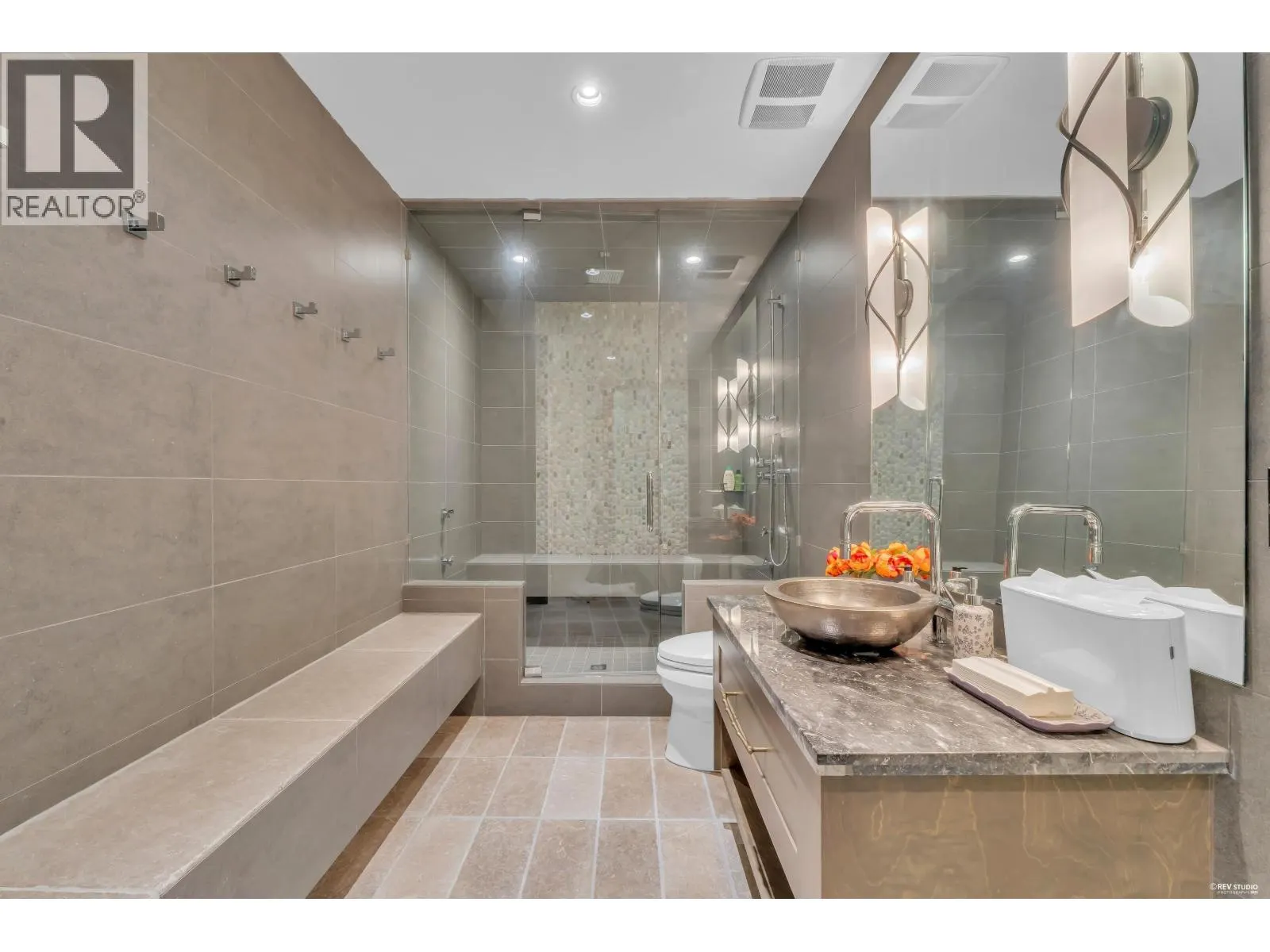 1108 HIGHLAND PLACE