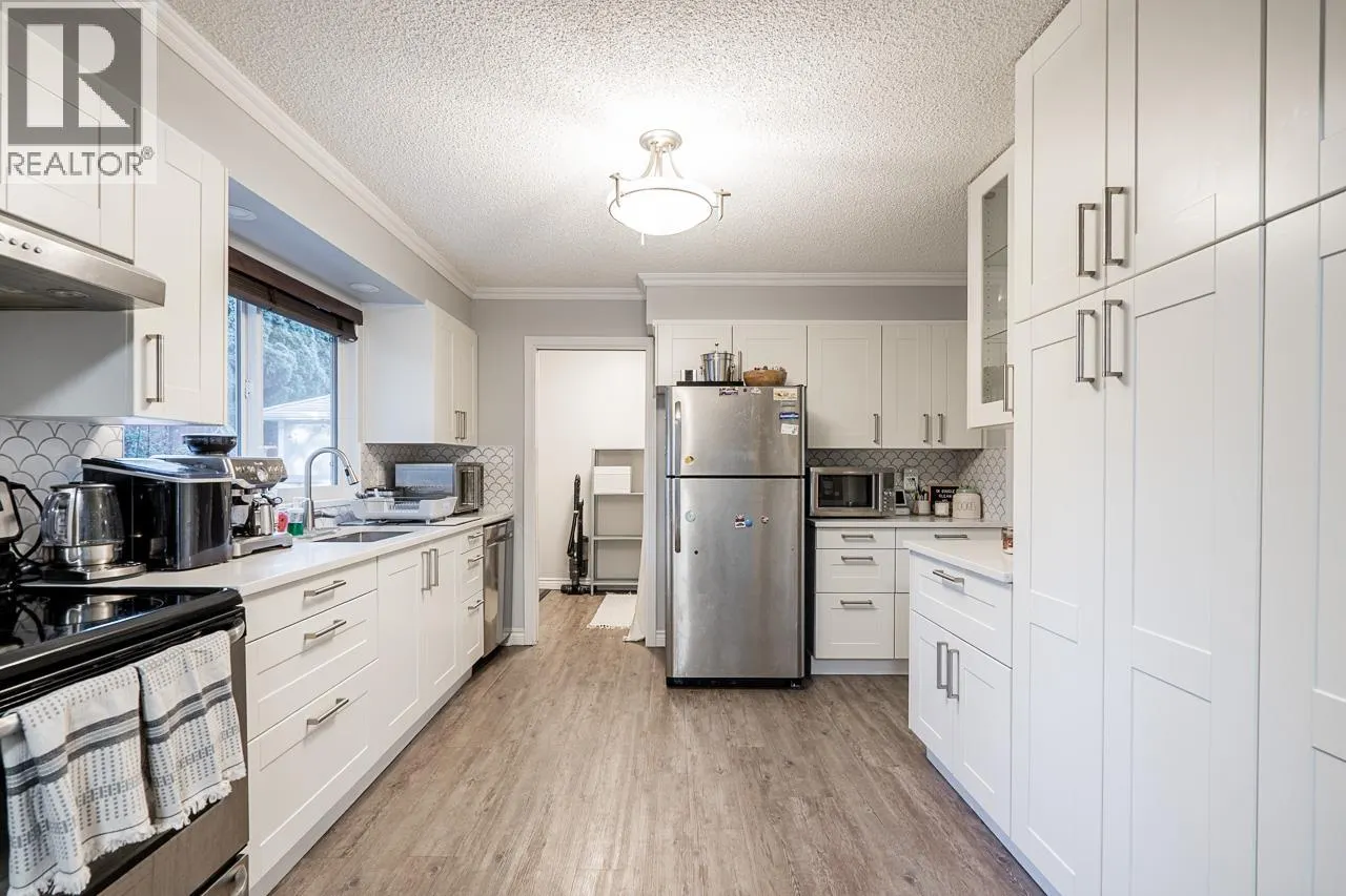 1668 CONNAUGHT DRIVE
