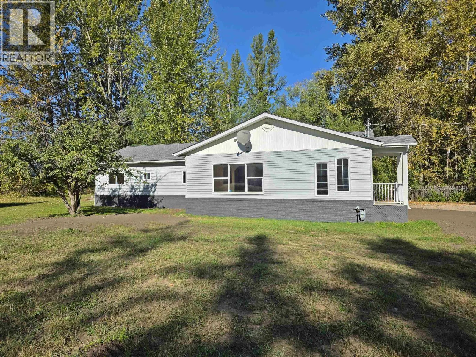 1042 MAPLE DRIVE