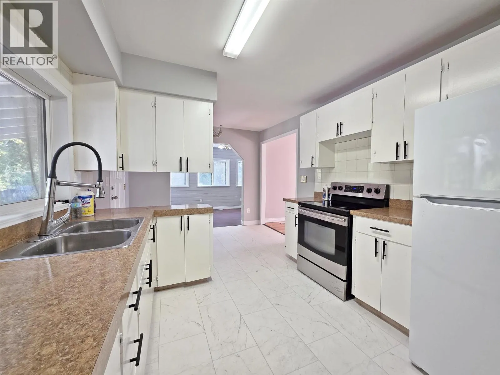 1042 MAPLE DRIVE