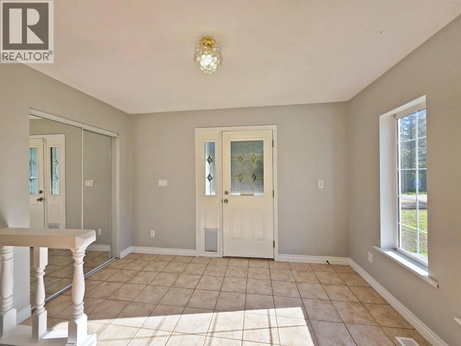 1042 MAPLE DRIVE