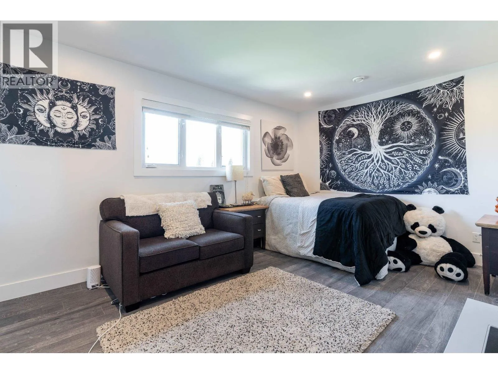 5365 MAPLE CRESCENT