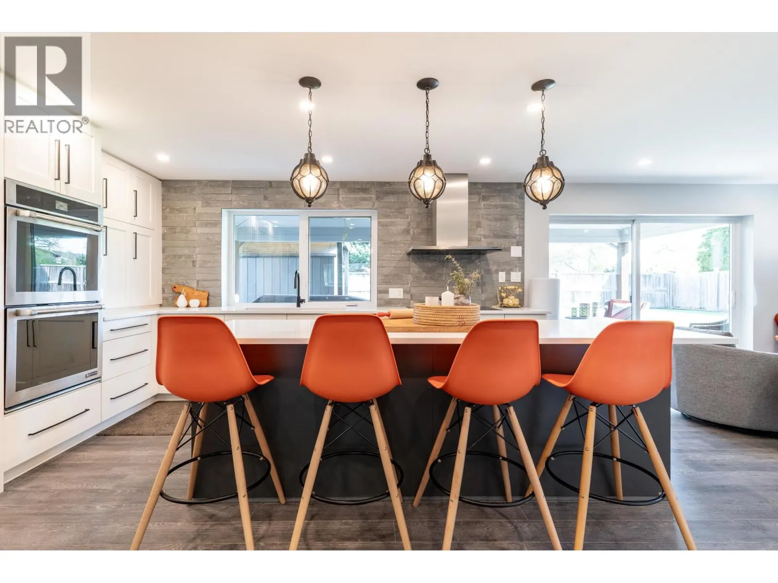 5365 MAPLE CRESCENT