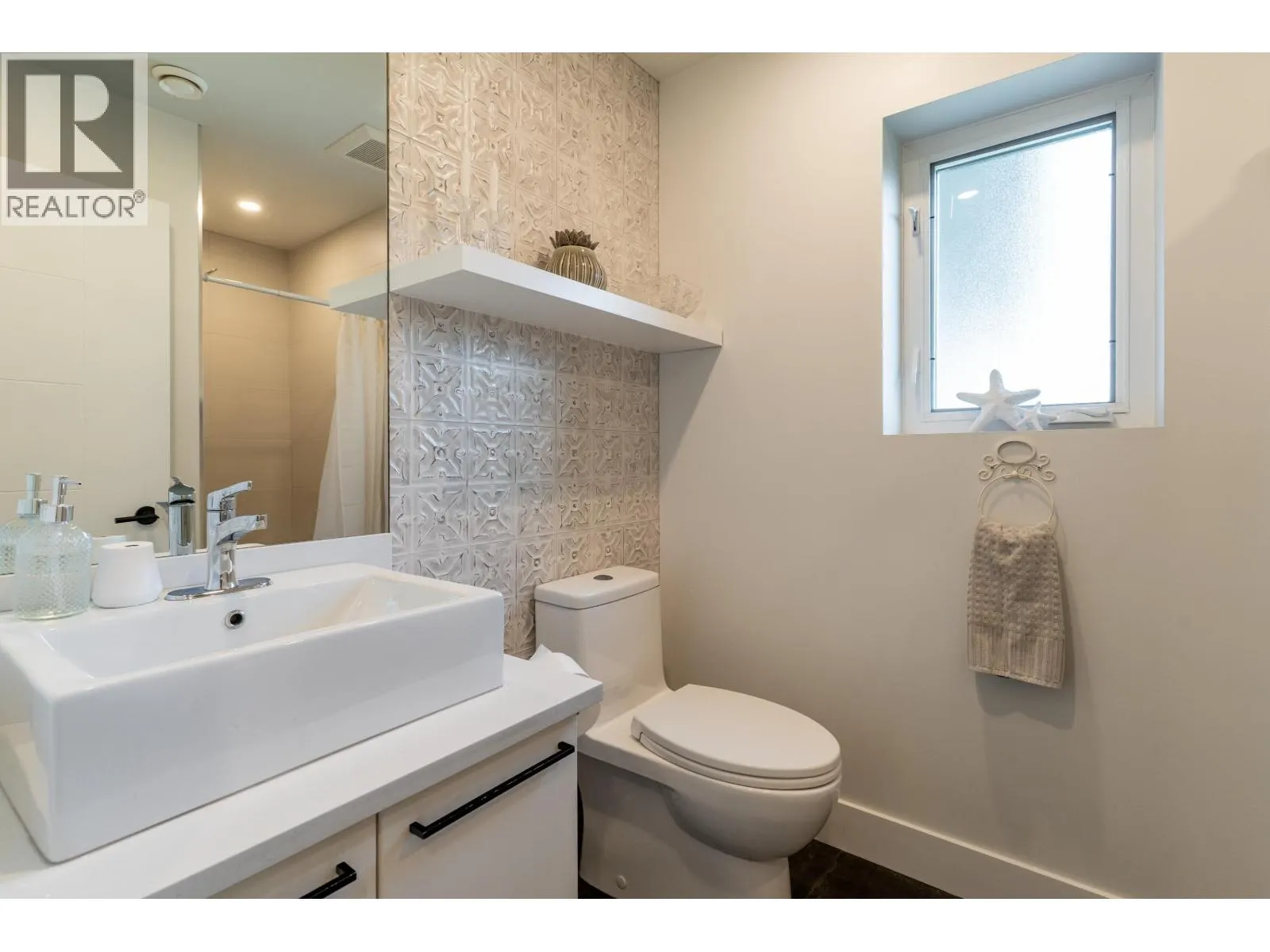 5365 MAPLE CRESCENT