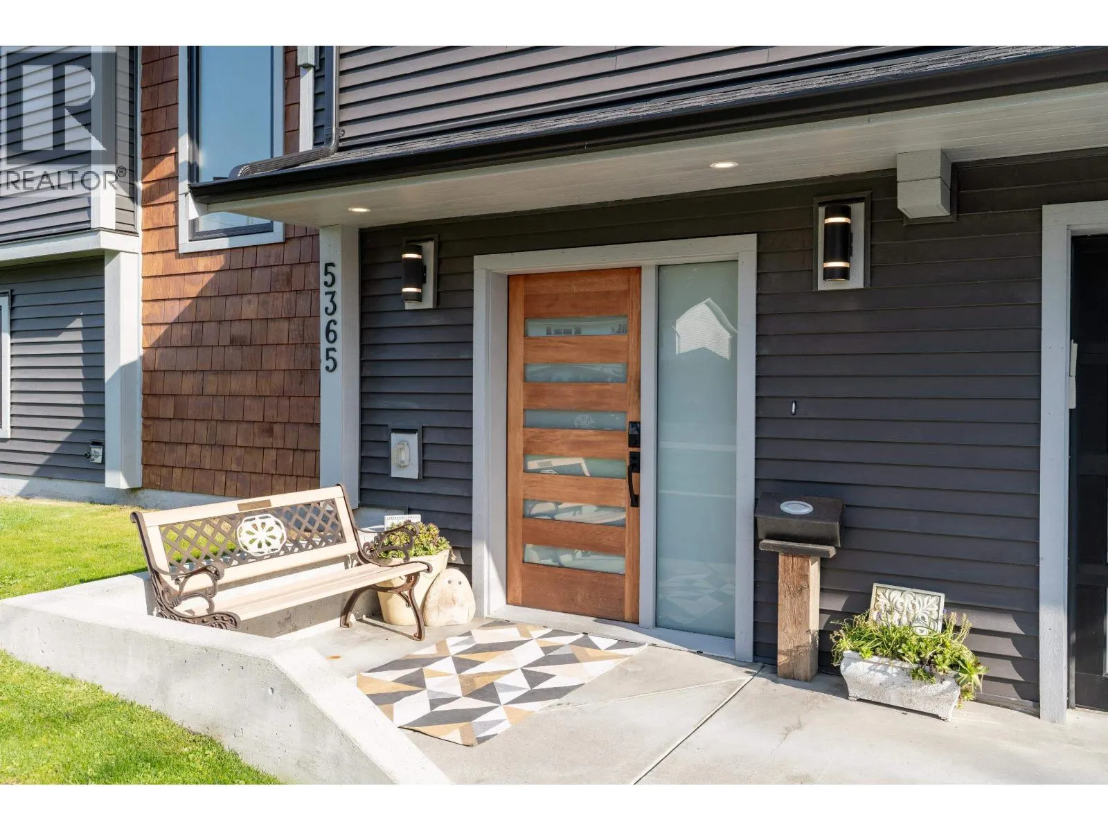 5365 MAPLE CRESCENT