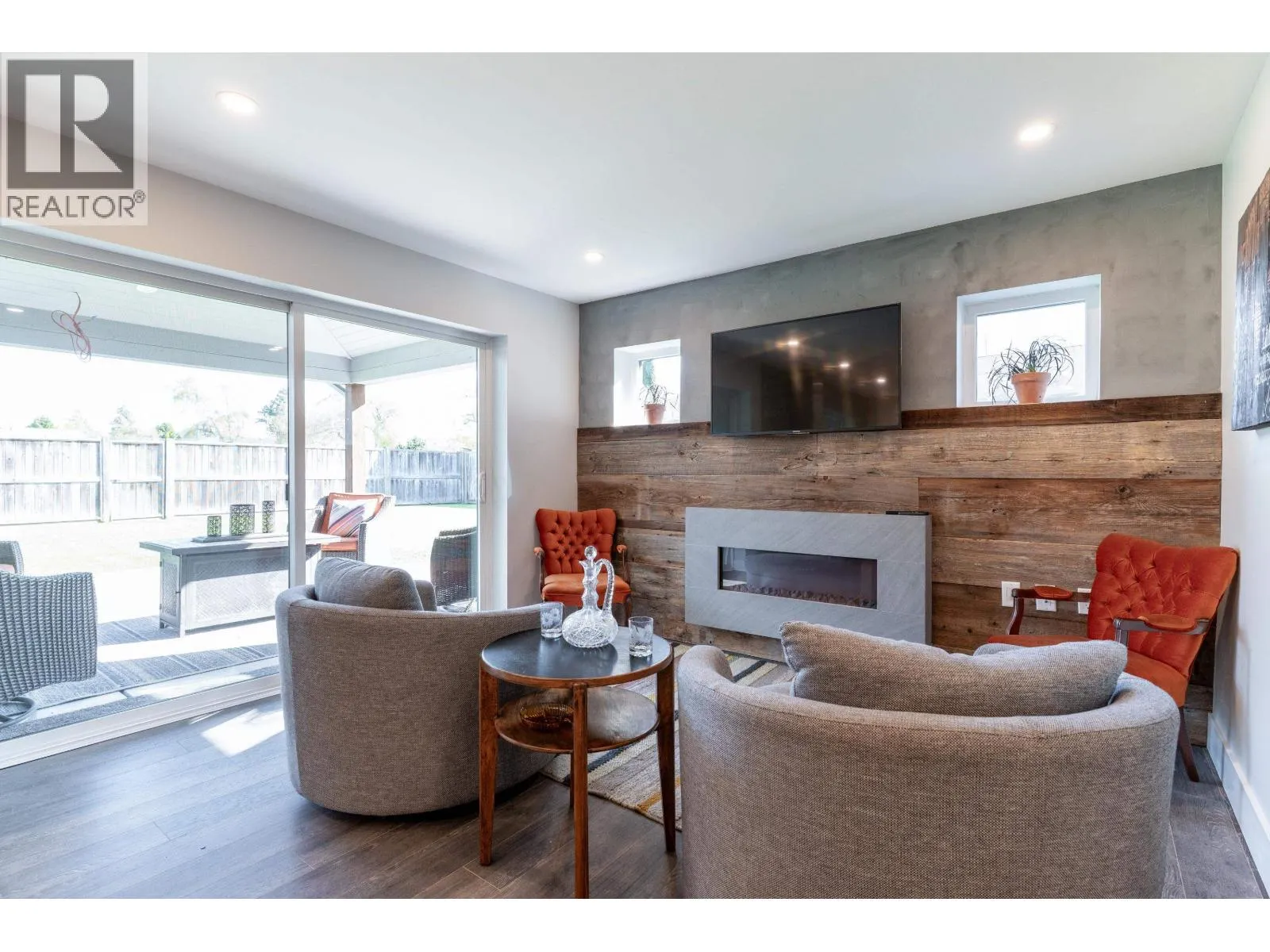 5365 MAPLE CRESCENT