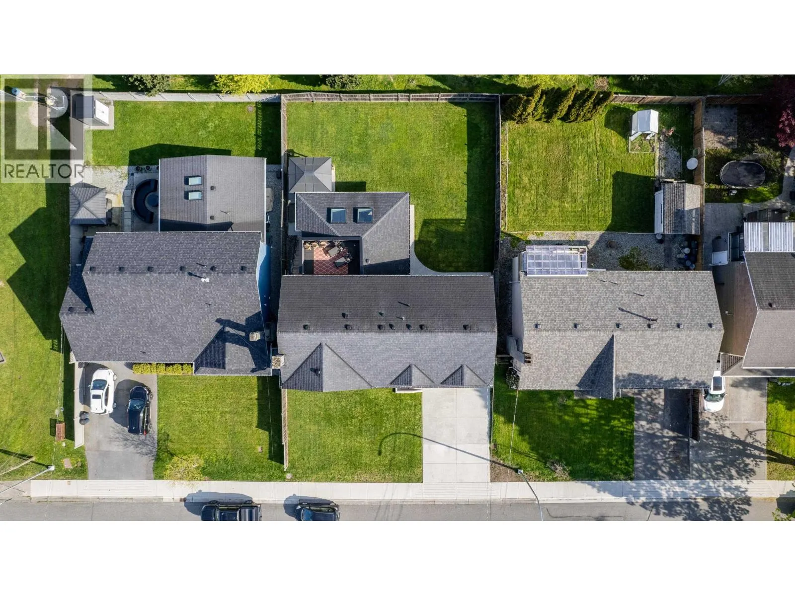 5365 MAPLE CRESCENT