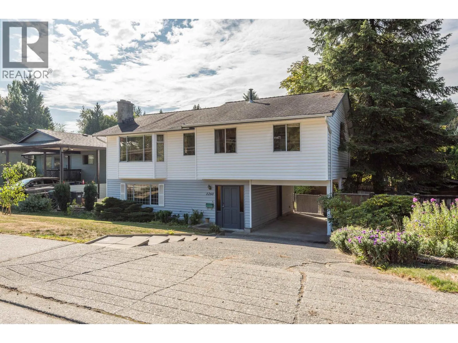 1260 VICTORIA DRIVE