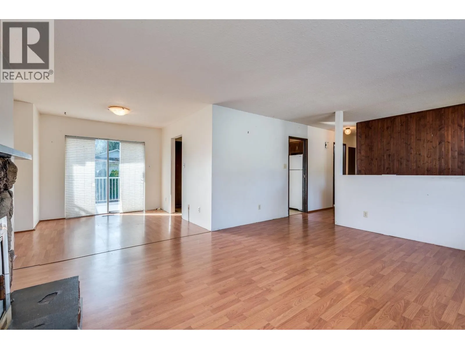 1260 VICTORIA DRIVE