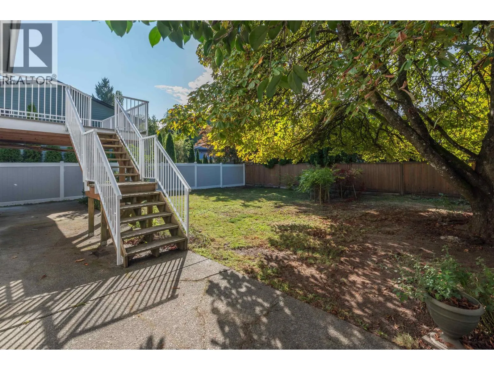 1260 VICTORIA DRIVE