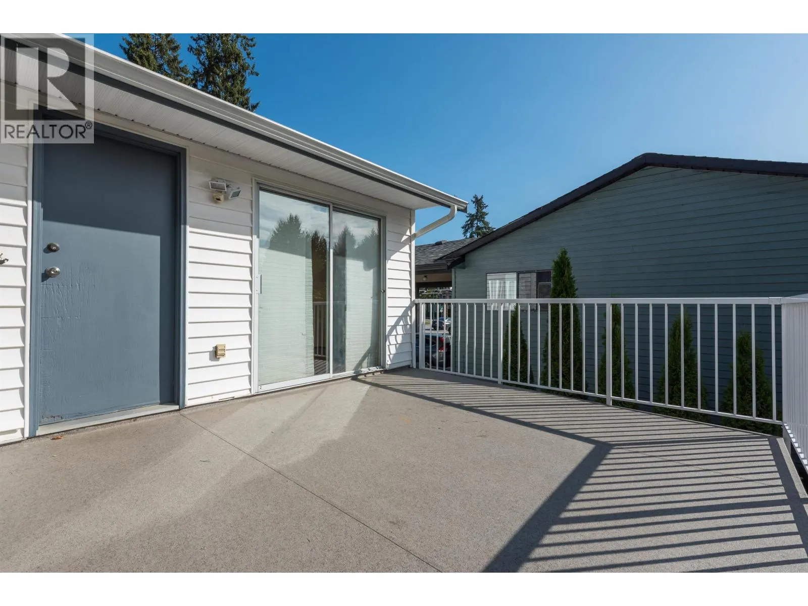 1260 VICTORIA DRIVE