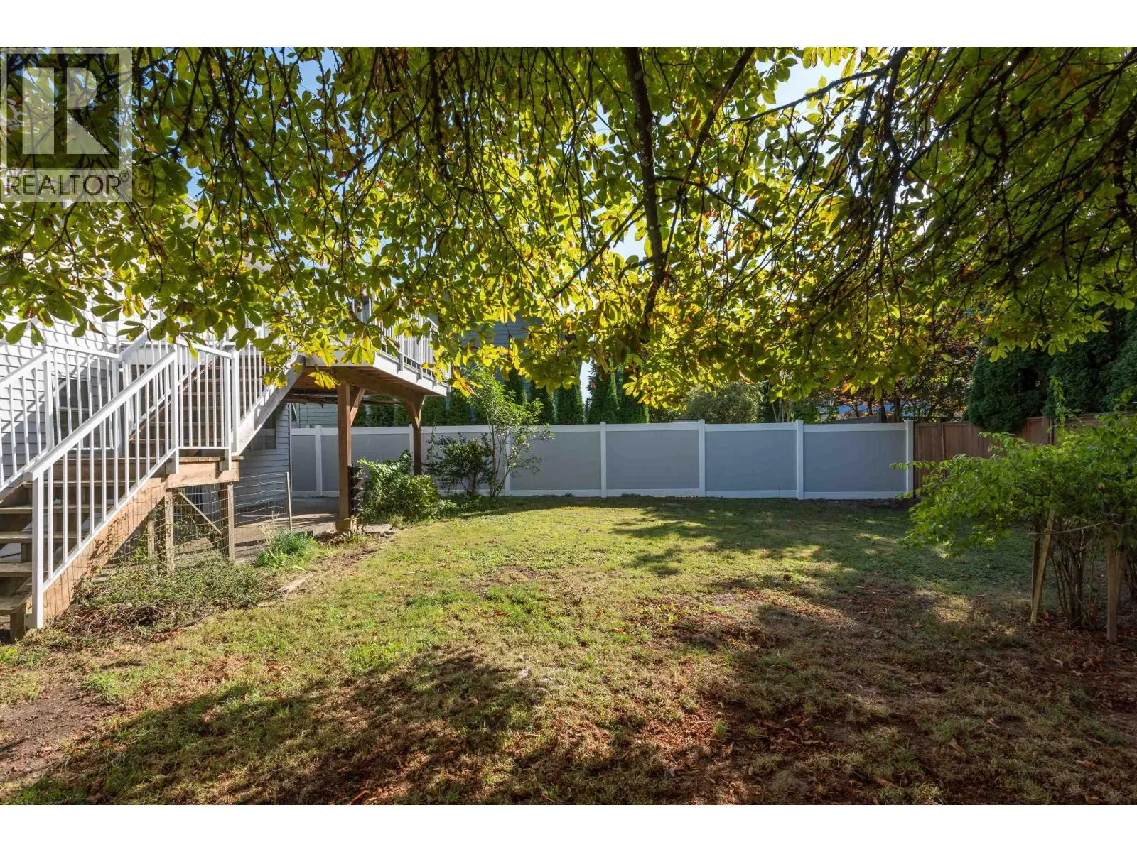 1260 VICTORIA DRIVE
