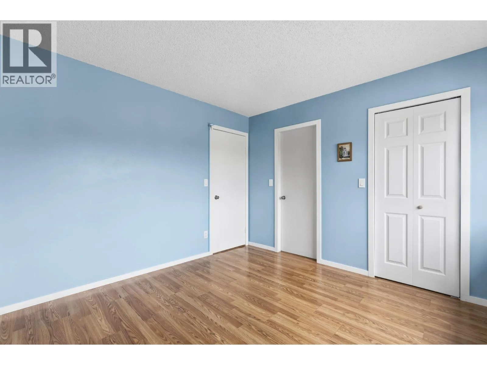 4 3384 COAST MERIDIAN ROAD