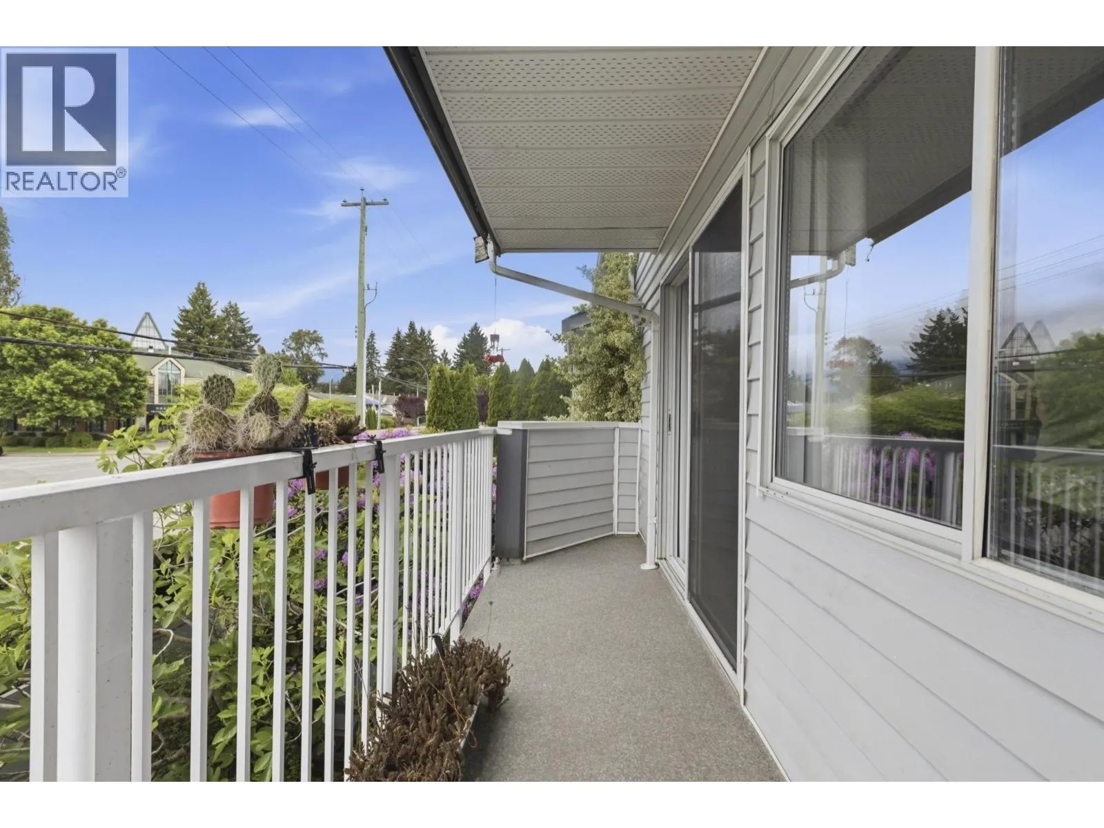4 3384 COAST MERIDIAN ROAD