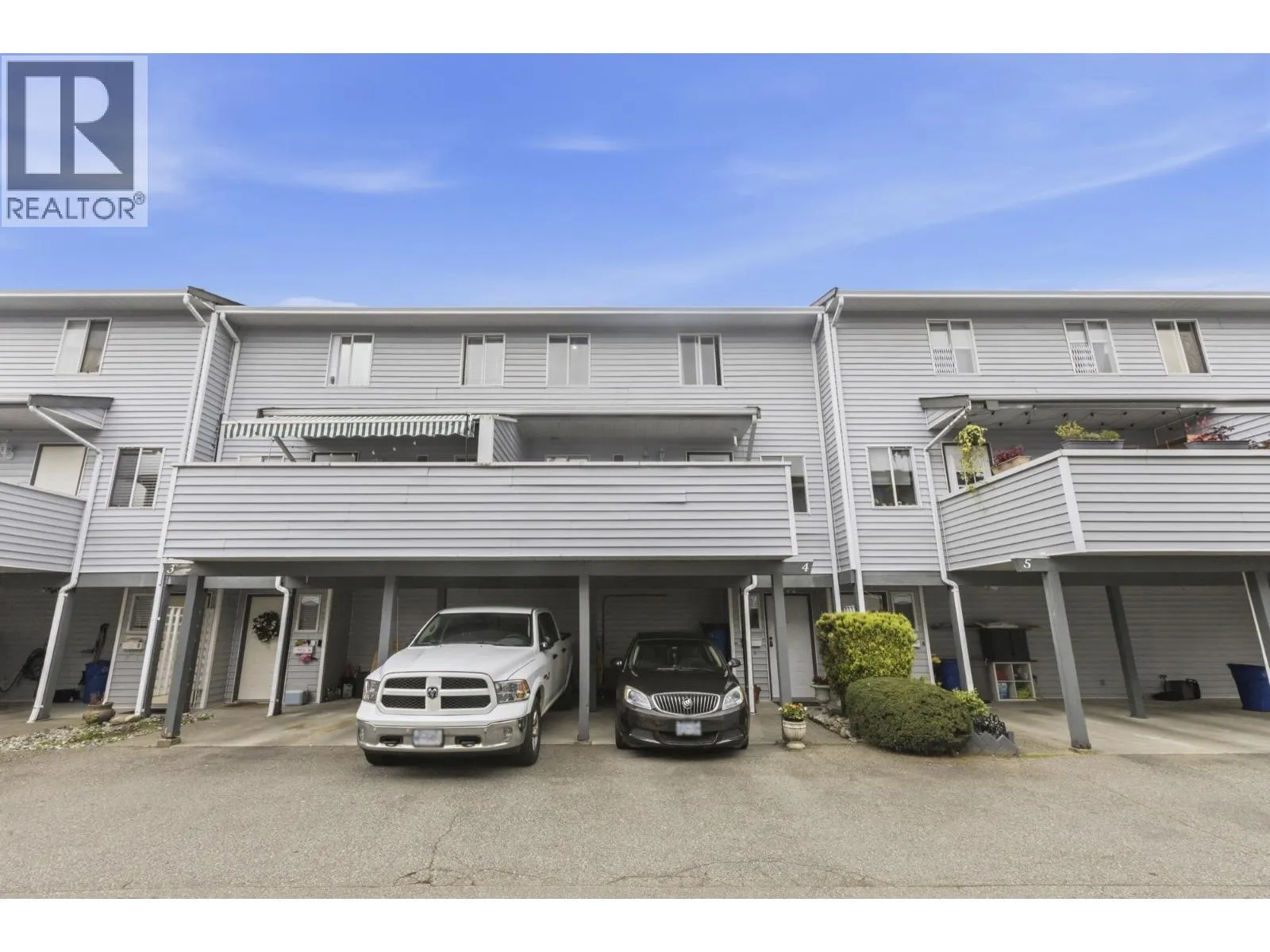 4 3384 COAST MERIDIAN ROAD