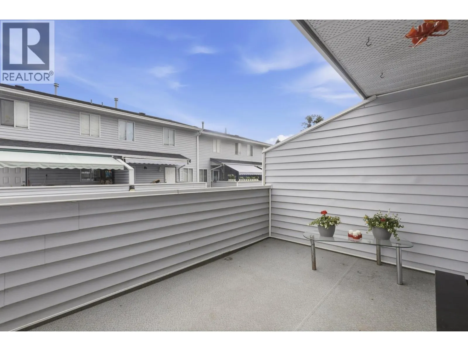 4 3384 COAST MERIDIAN ROAD