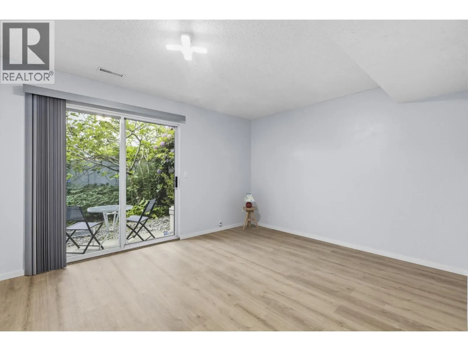 4 3384 COAST MERIDIAN ROAD