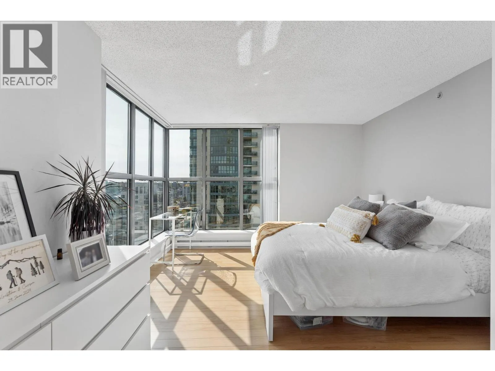 1603 1128 QUEBEC STREET