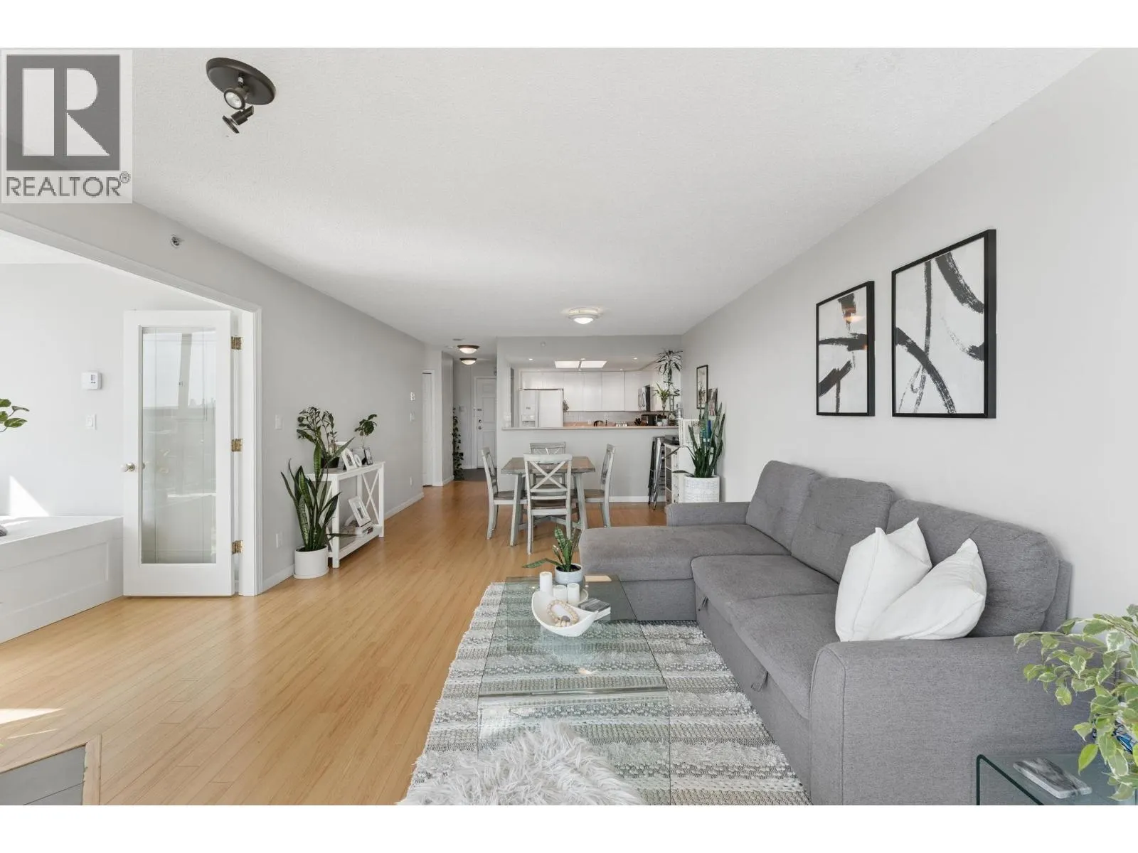1603 1128 QUEBEC STREET